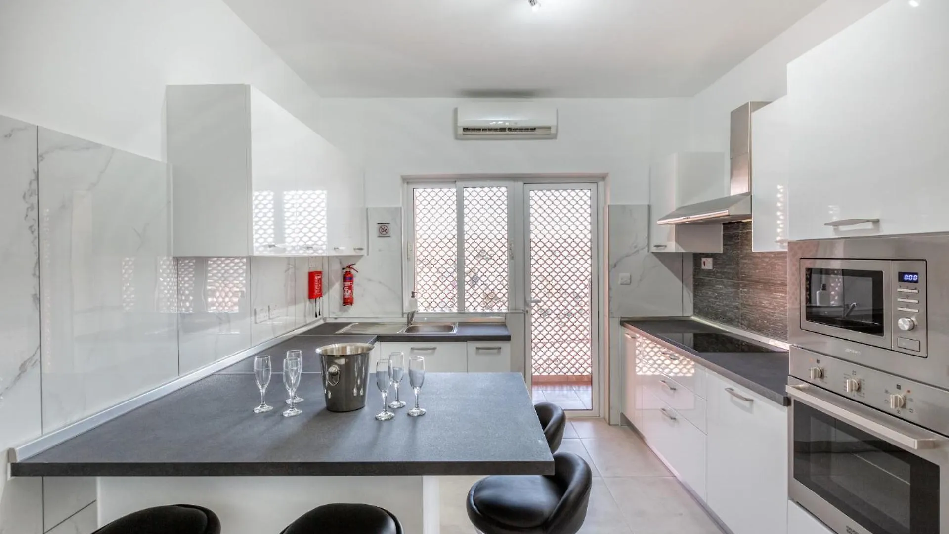 Amazing Apartment With Pool In Malta Is-Swieqi