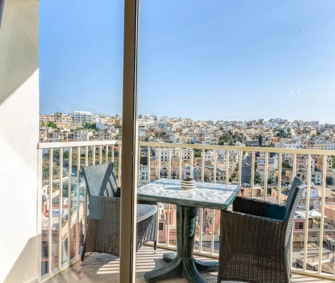 Amazing Apartment With Pool In Malta Is-Swieqi Malta
