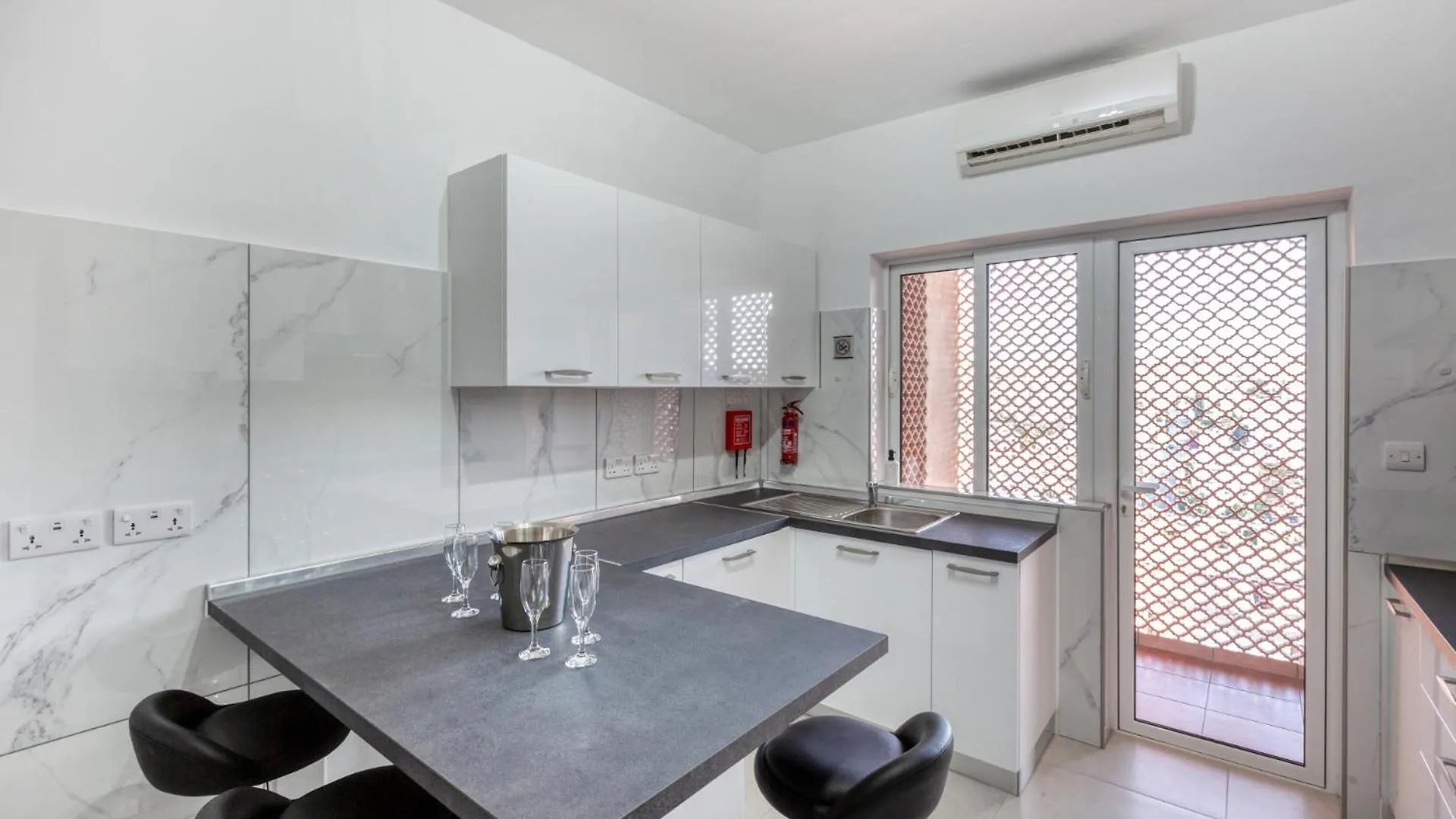 Amazing Apartment With Pool In Malta Is-Swieqi Malta