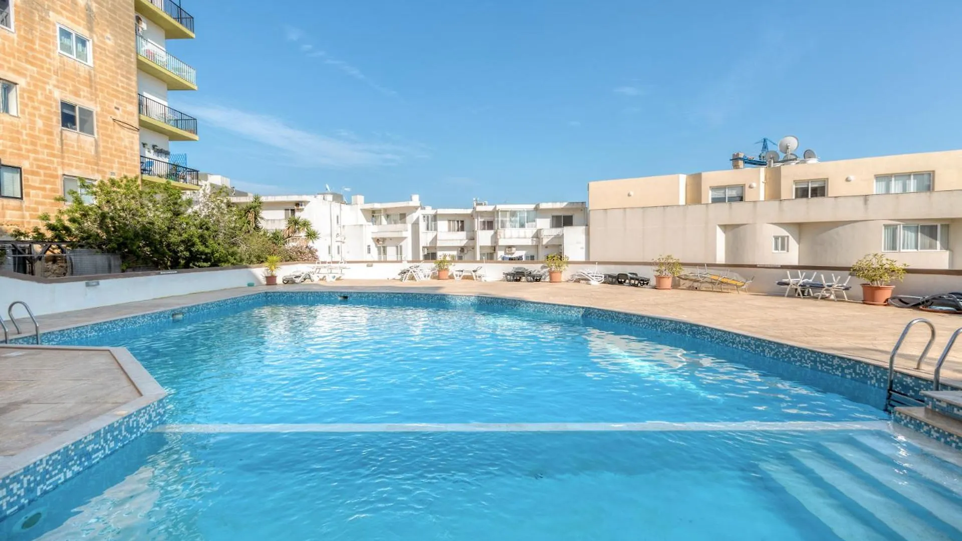 Amazing Apartment With Pool In Malta Is-Swieqi